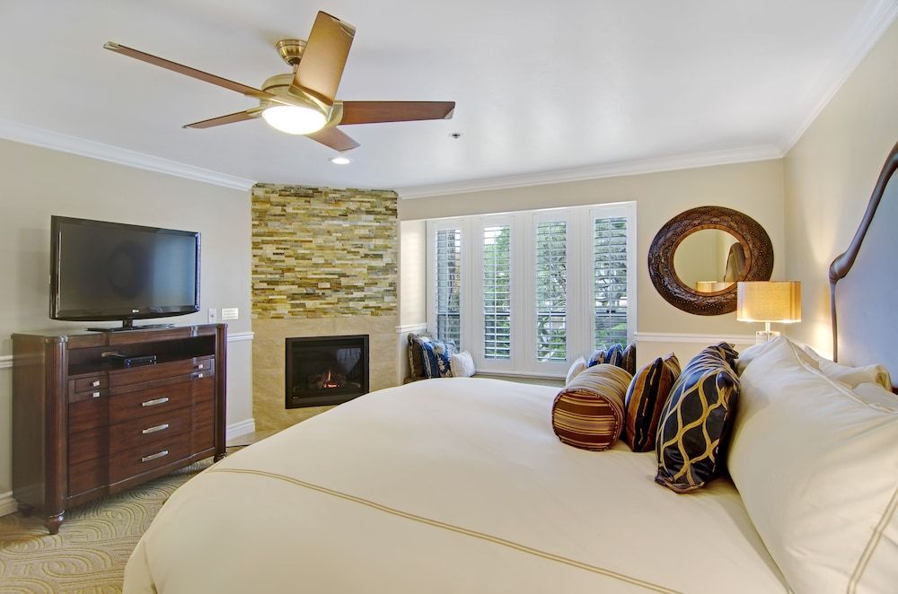 Deluxe Room, 1 King Bed