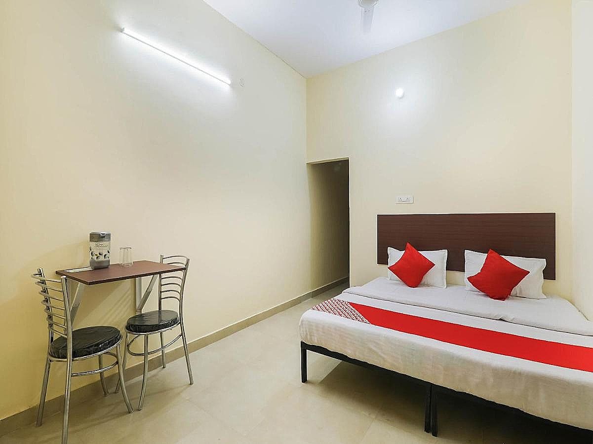 Hotel O Laavin Inn Near Gomti Riverfront Park Deluxe Room 17