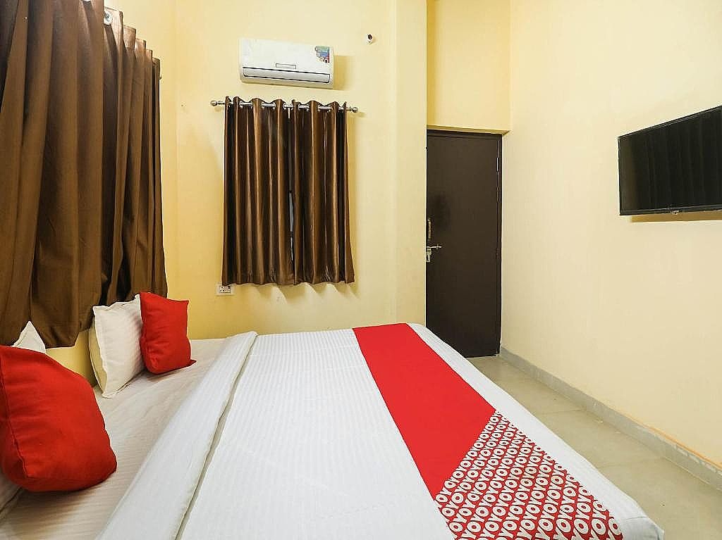 Hotel O Laavin Inn Near Gomti Riverfront Park Deluxe Room 3