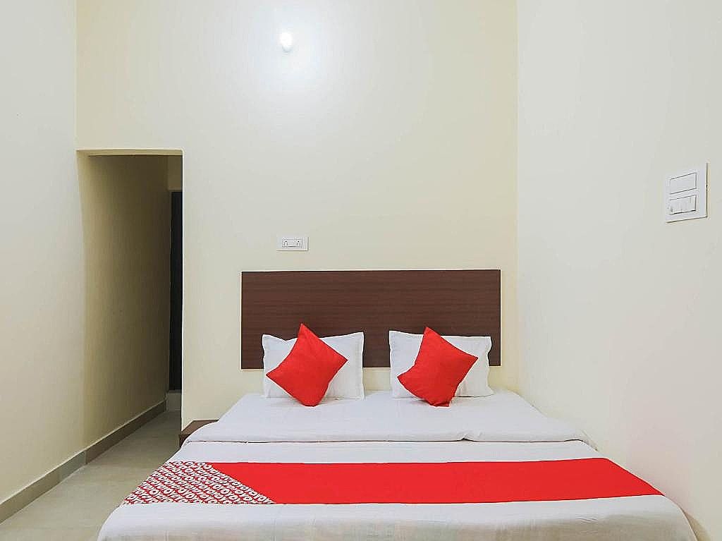 Hotel O Laavin Inn Near Gomti Riverfront Park Deluxe Room 22