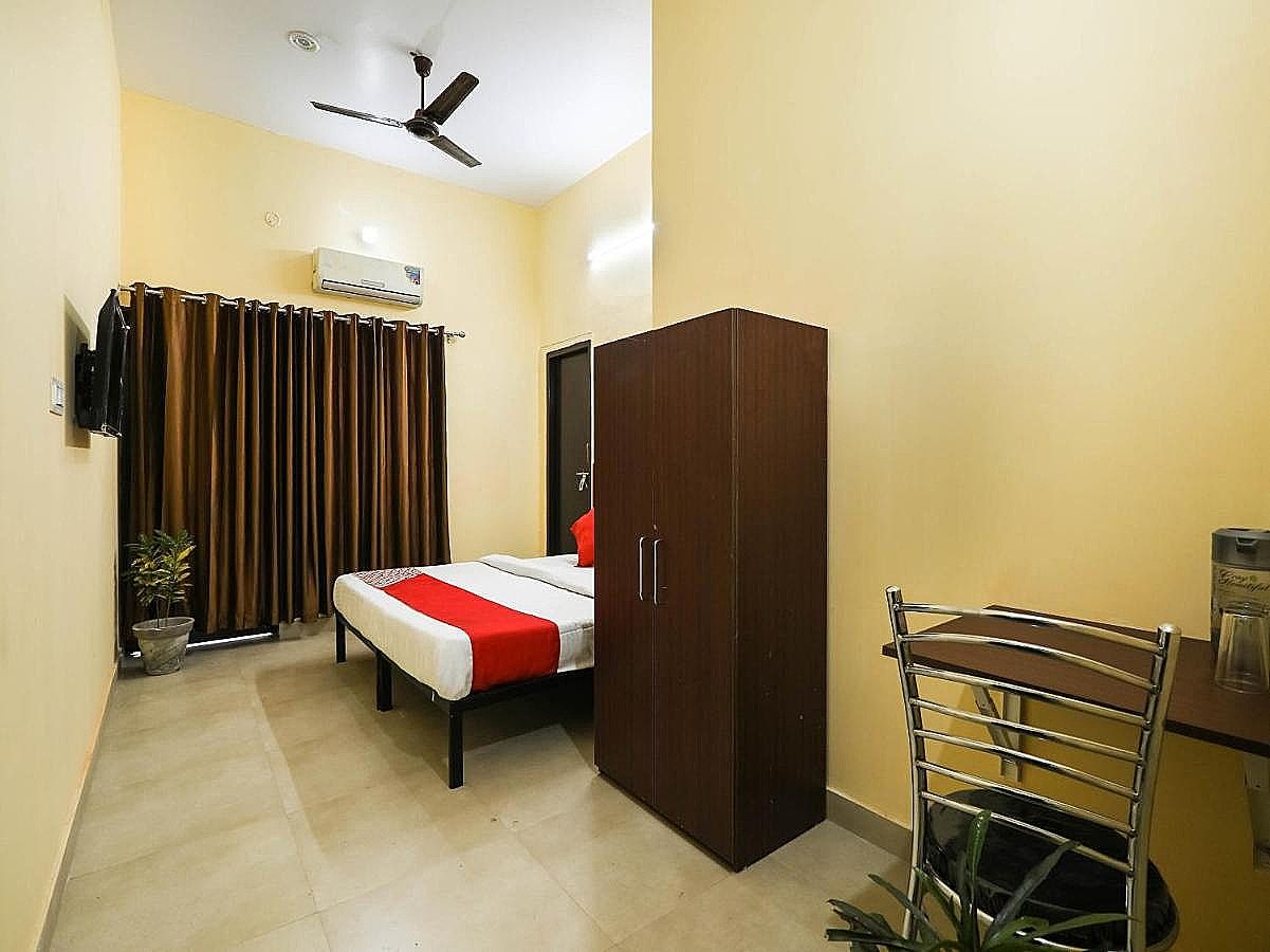 Hotel O Laavin Inn Near Gomti Riverfront Park Deluxe Room 34