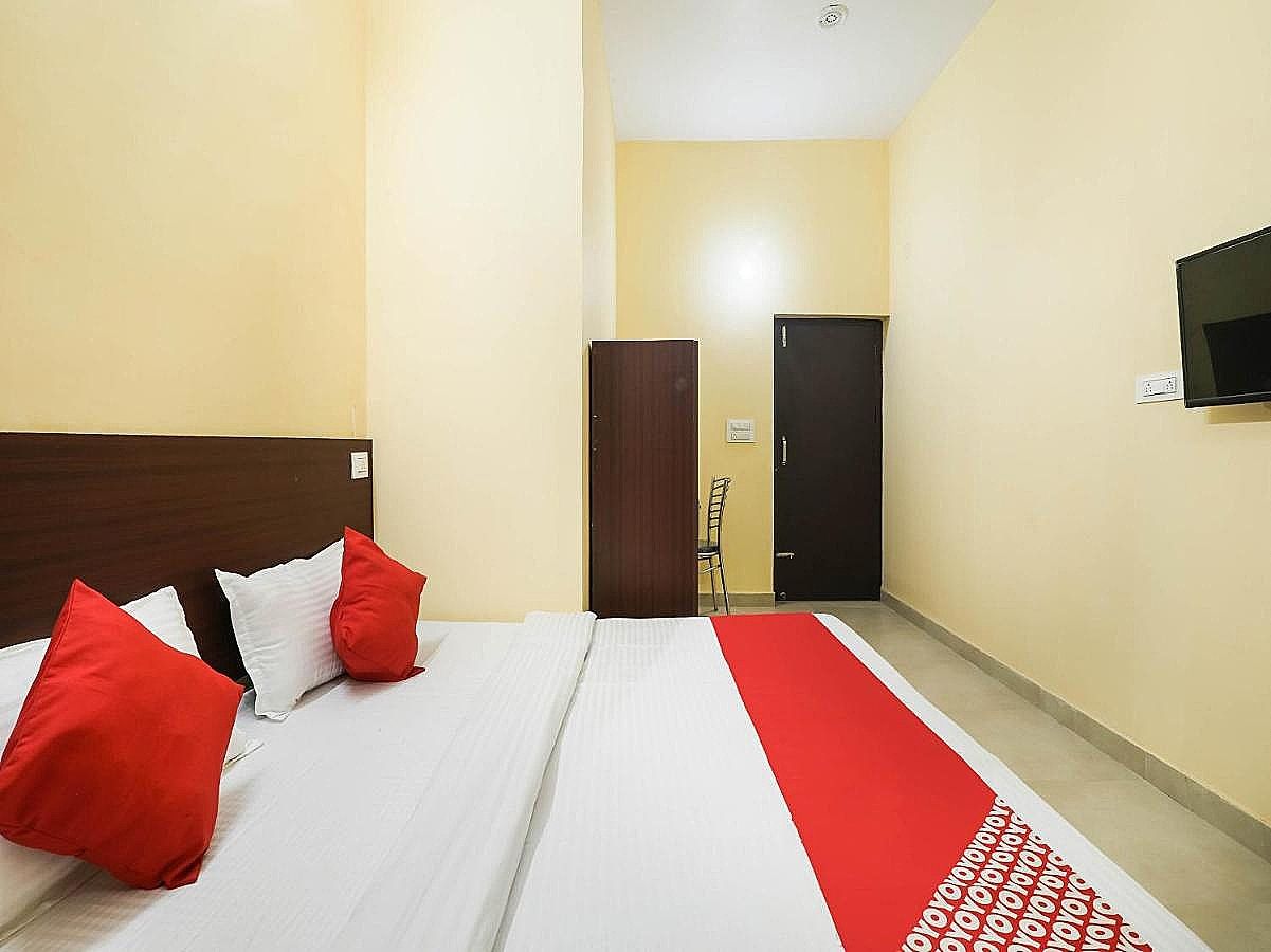 Hotel O Laavin Inn Near Gomti Riverfront Park Deluxe Room 19