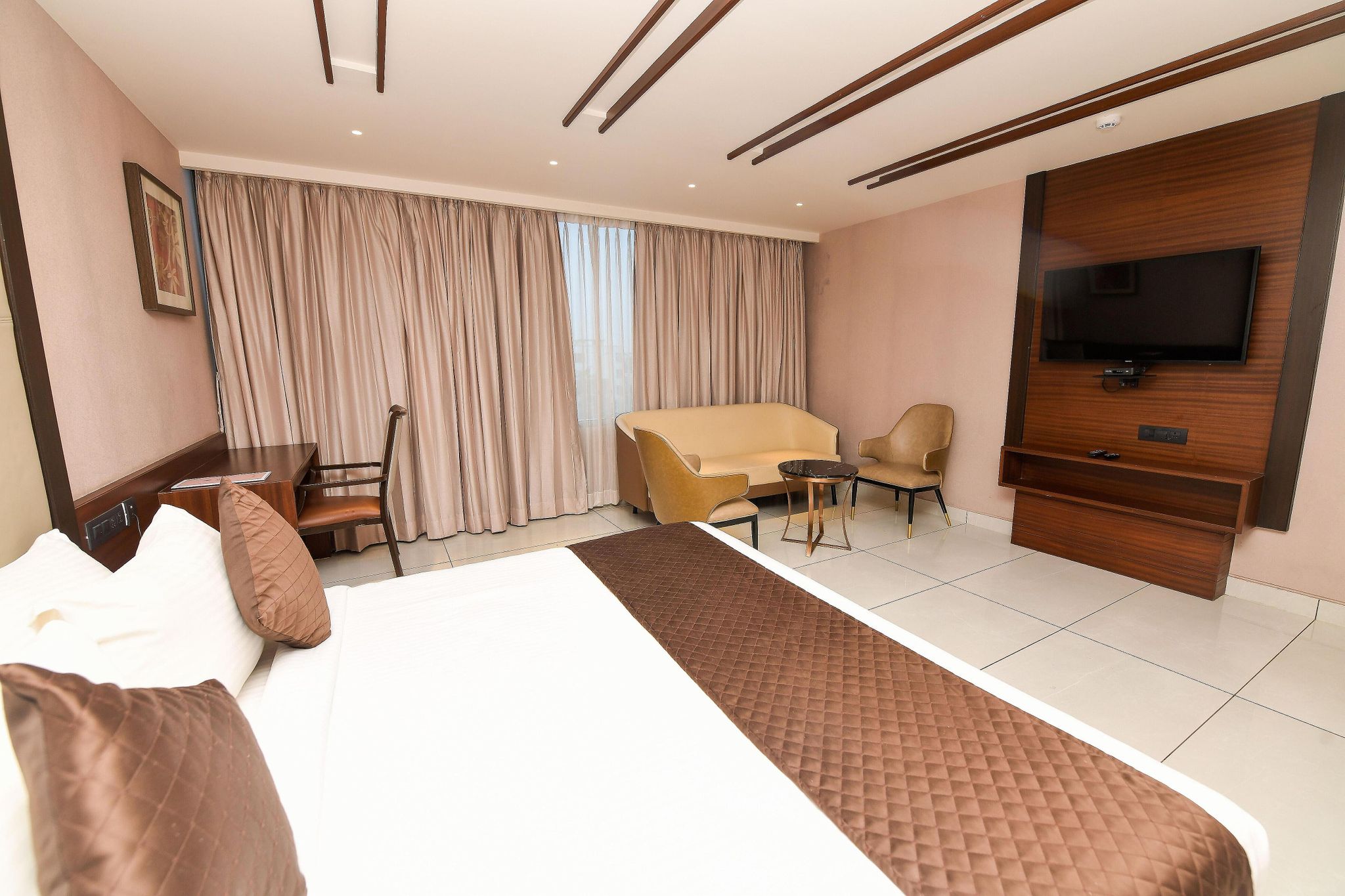 Superior room with city view