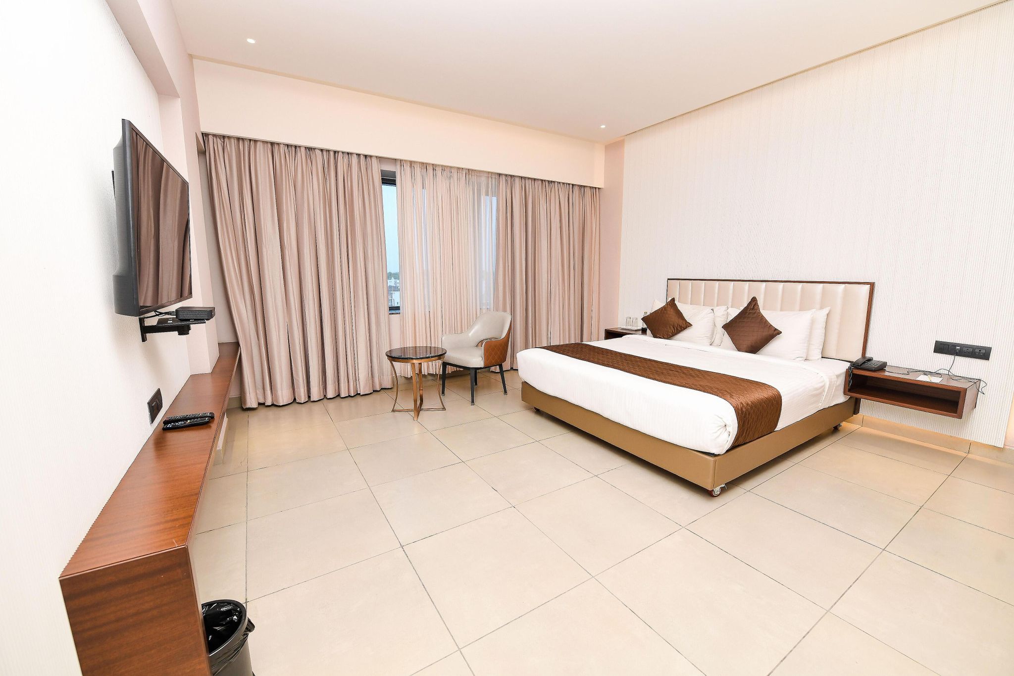 Suite room with city view