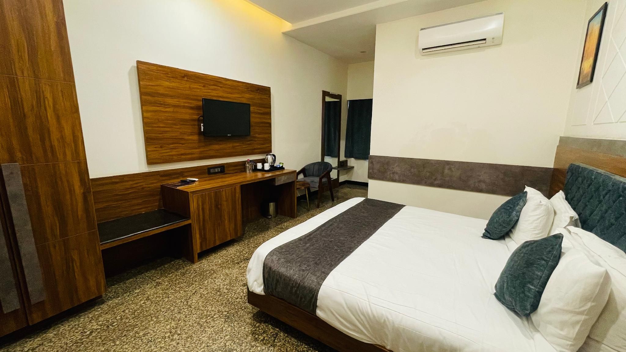 Modern Deluxe Double Room