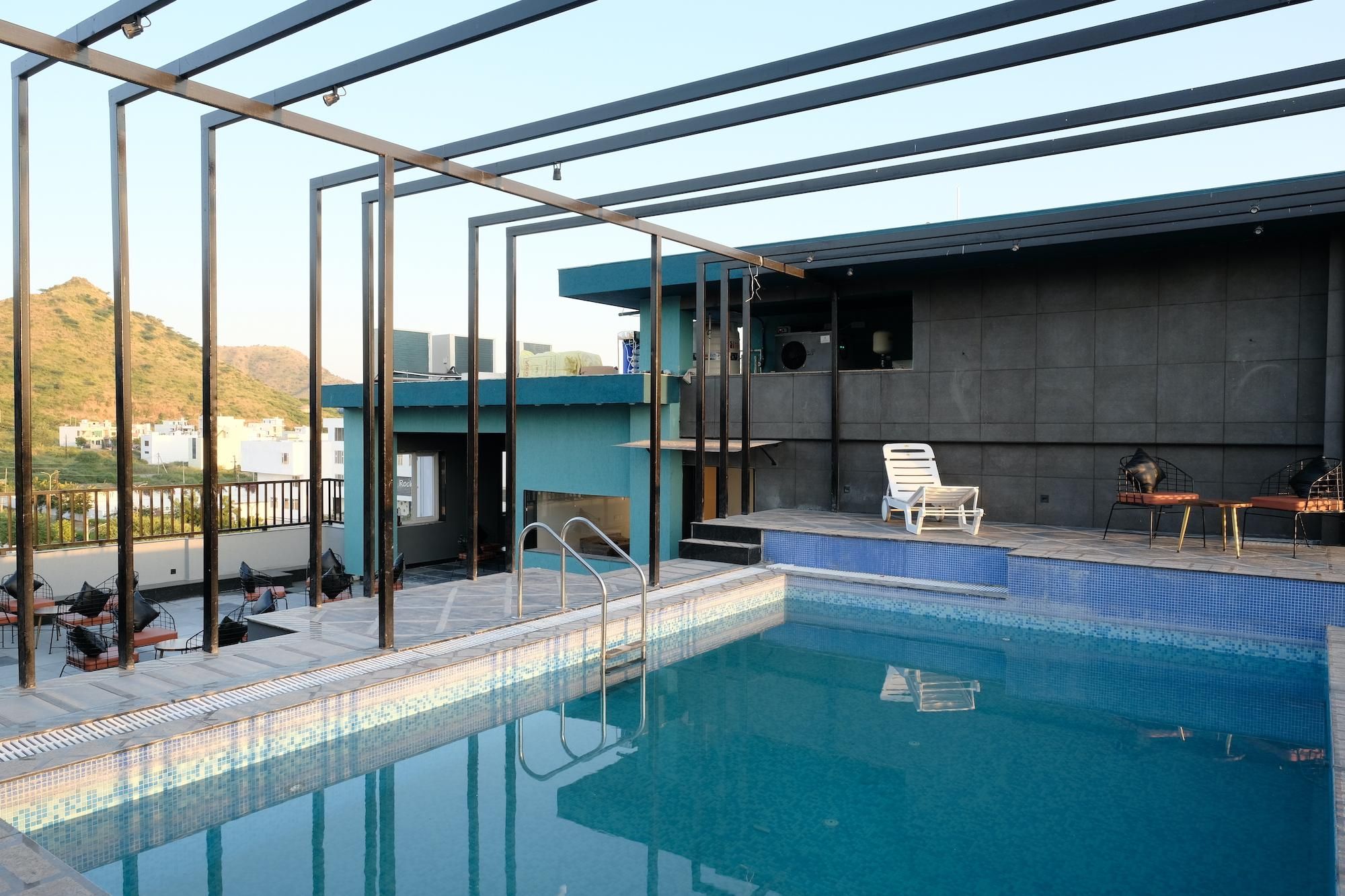Hotel Suvin Residency