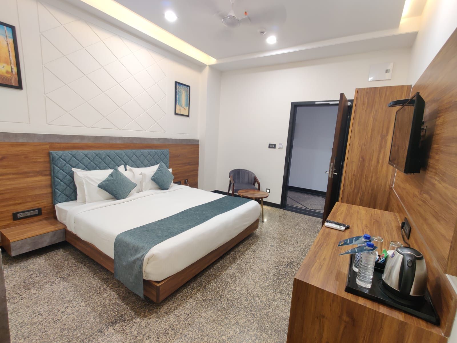 Hotel Suvin Residency