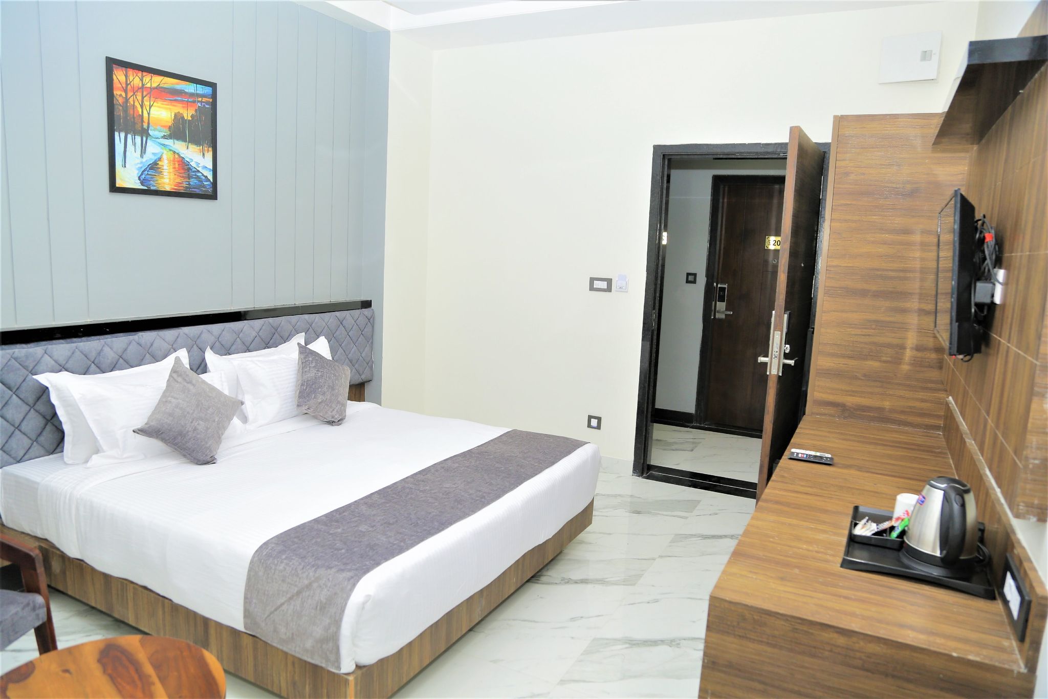 Hotel Suvin Residency Deluxe Room 2