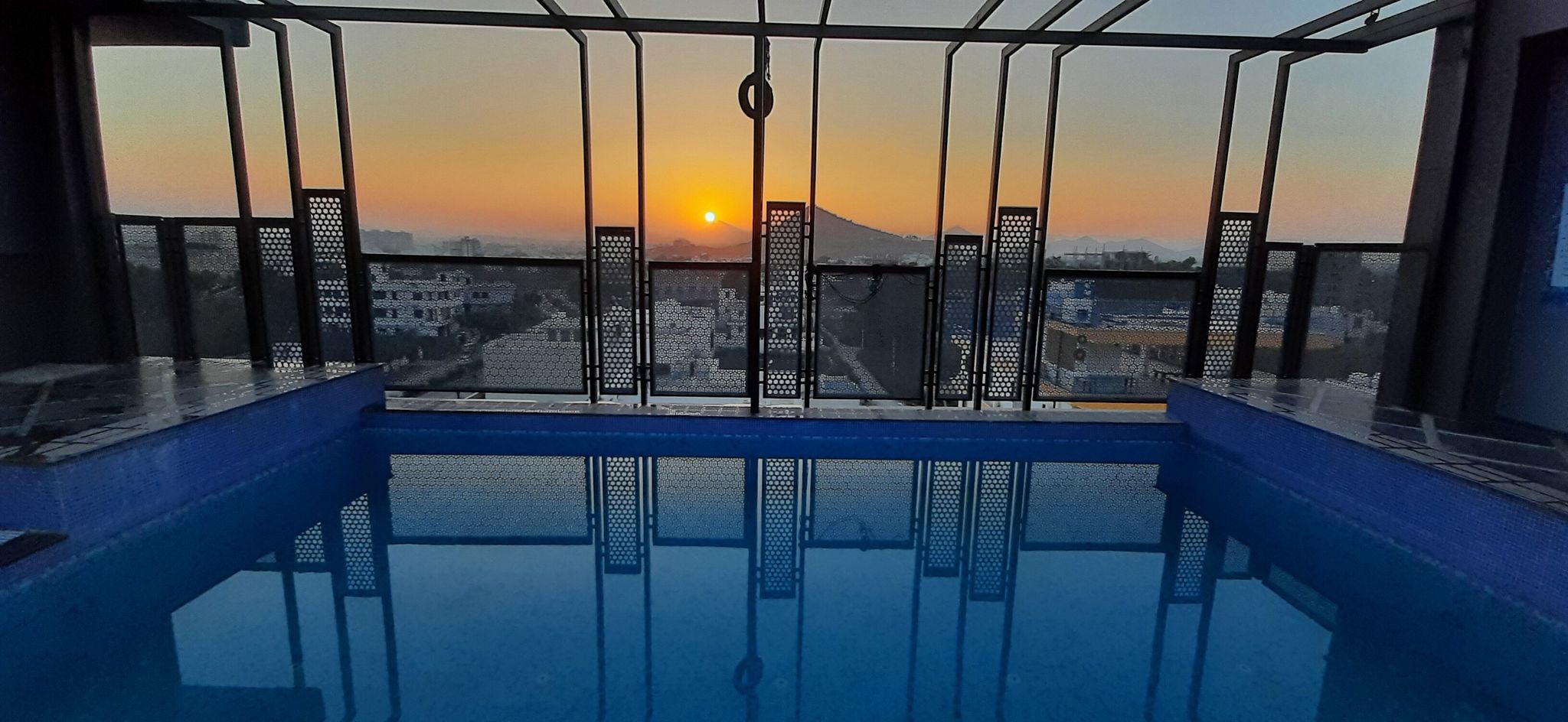 Hotel Suvin Residency