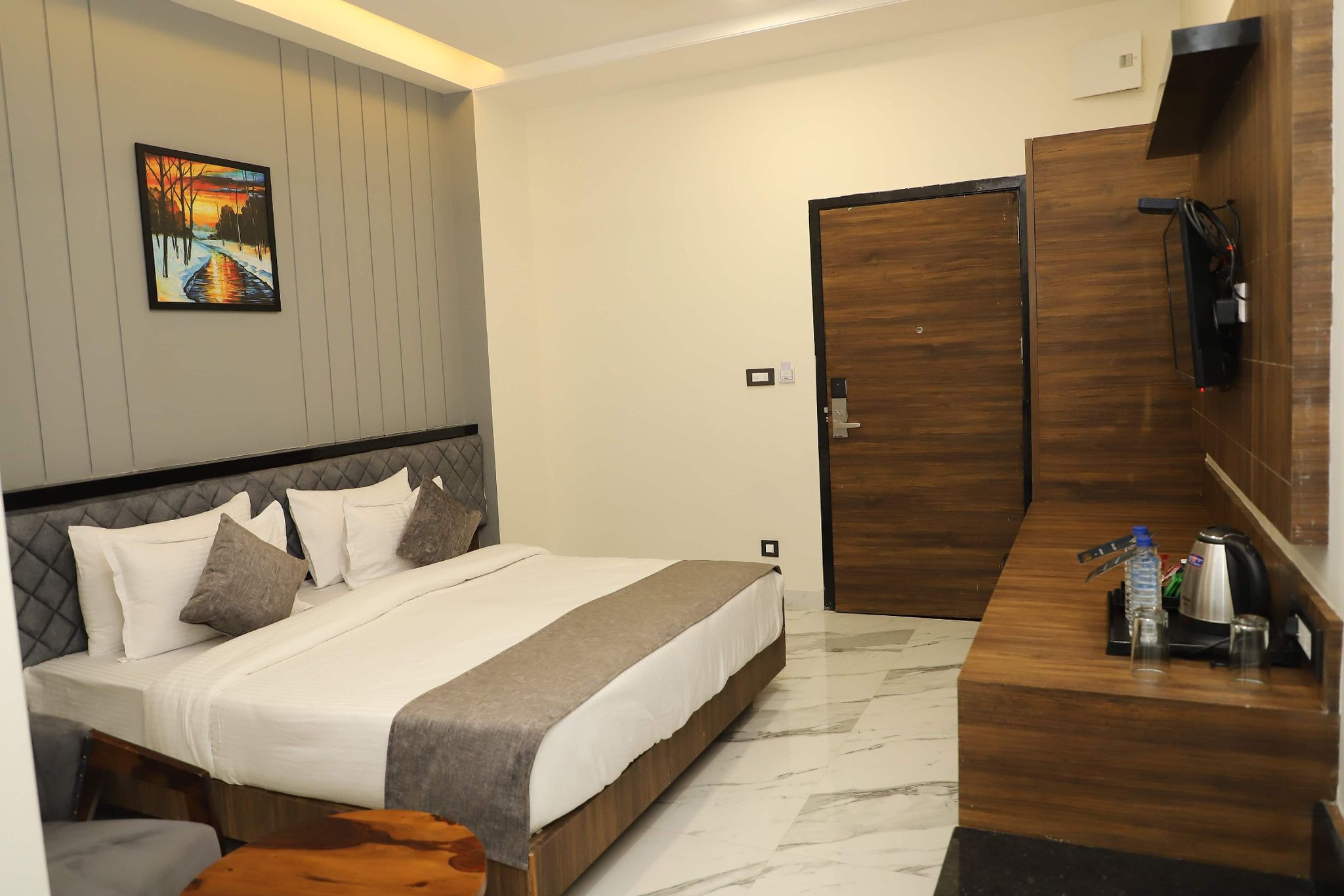 Hotel Suvin Residency Deluxe Room 3