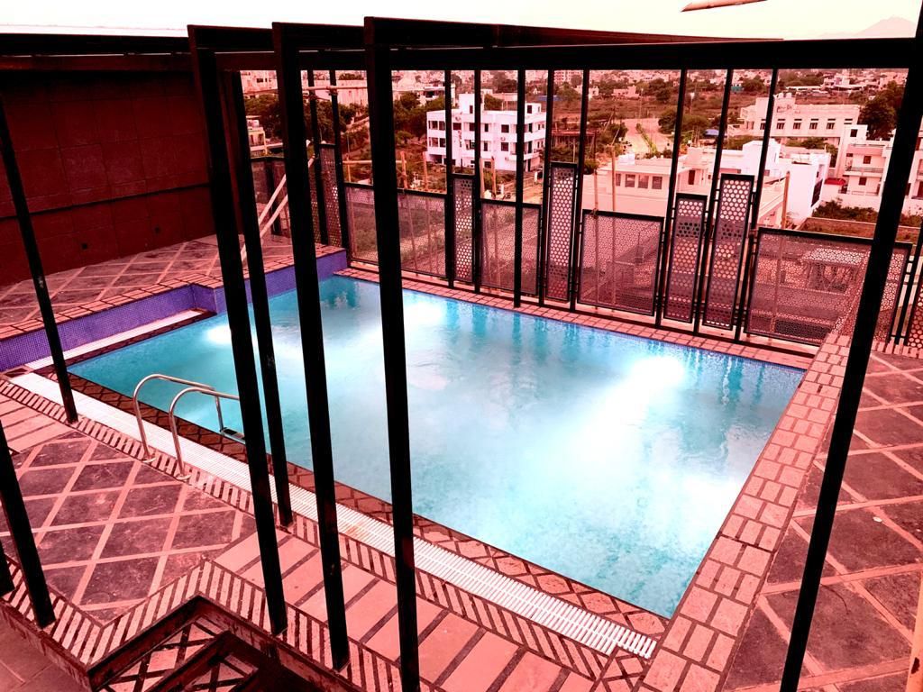 Hotel Suvin Residency