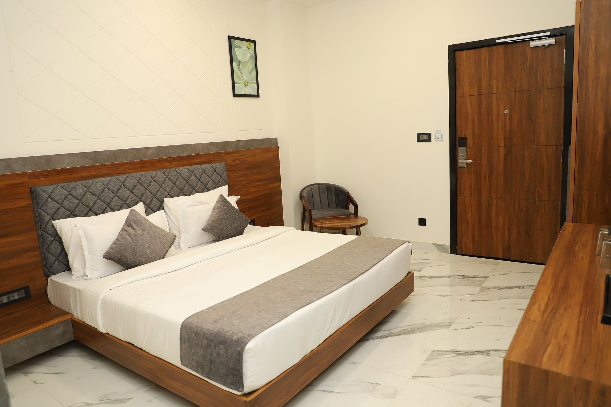 Hotel Suvin Residency