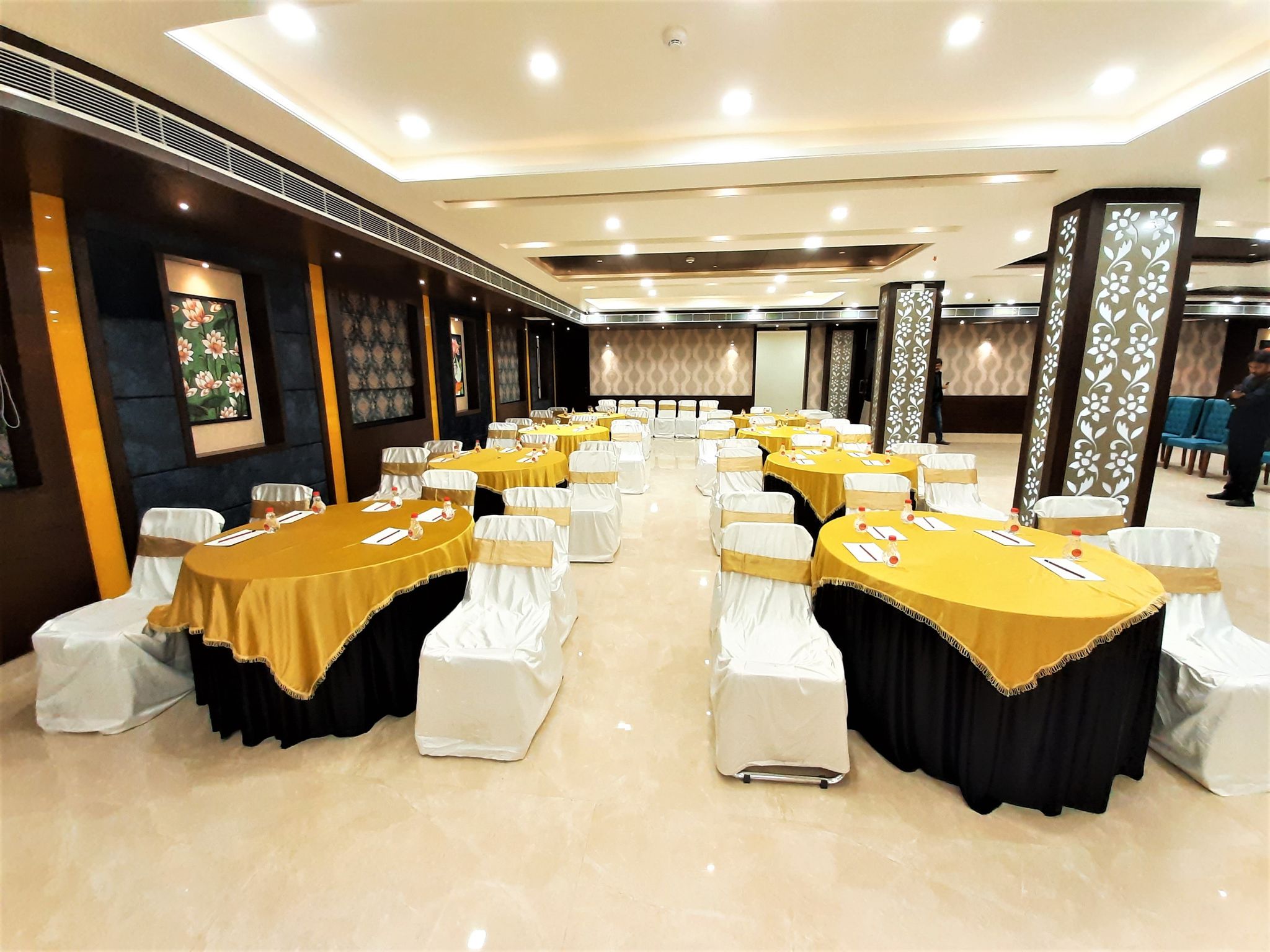 Hotel Suvin Residency