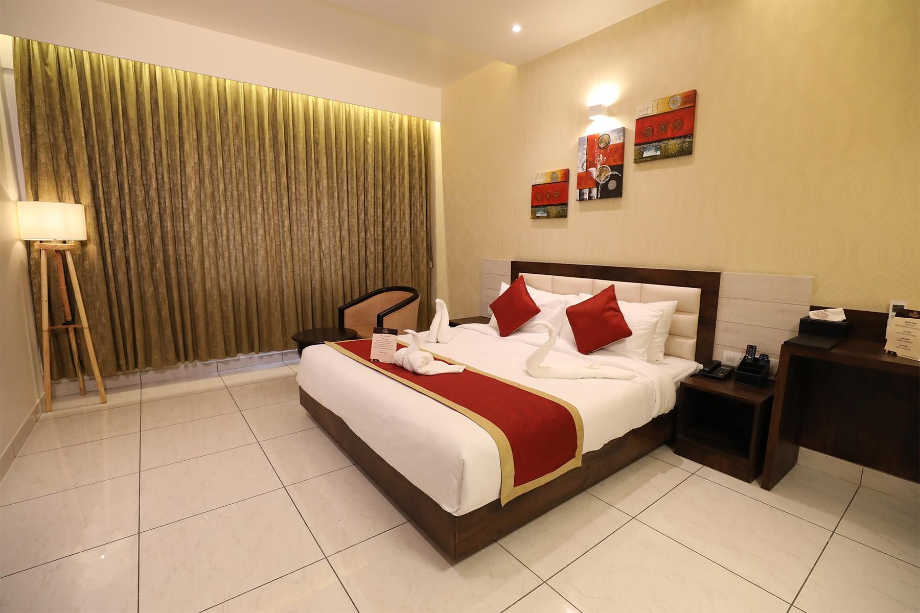 The White Pearl Suites Superior Room 13