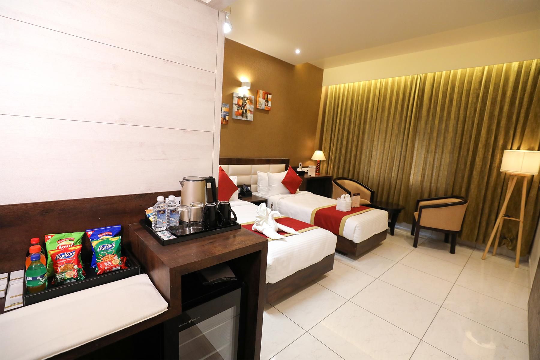 Hotel Foxglove International Deluxe Room 9