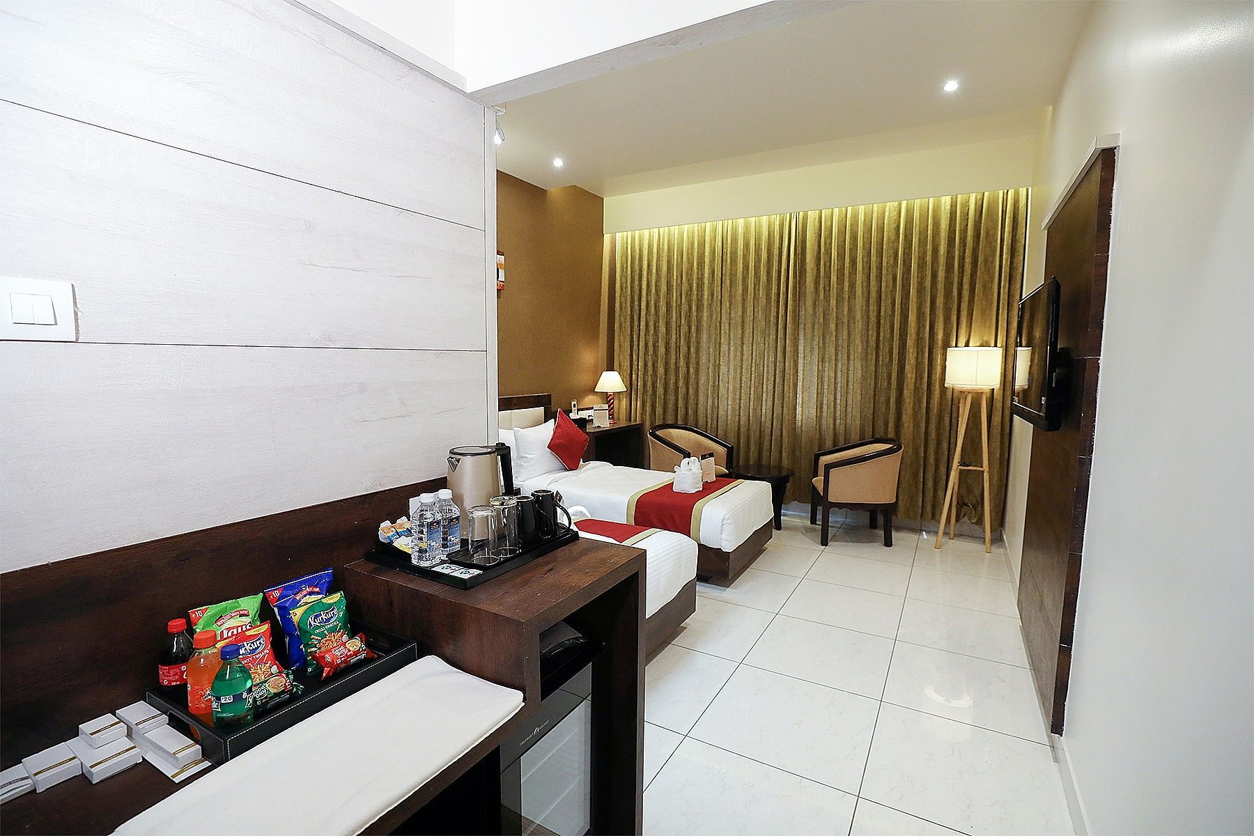Hotel Foxglove International Deluxe Room 18