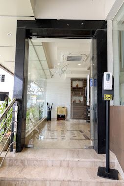 undefined Hotel Foxglove International 9