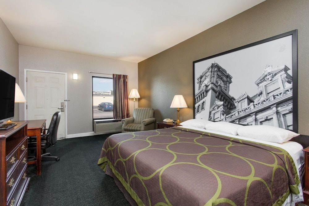Room, 1 King Bed, Accessible, Non Smoking (Mobility Accessible)