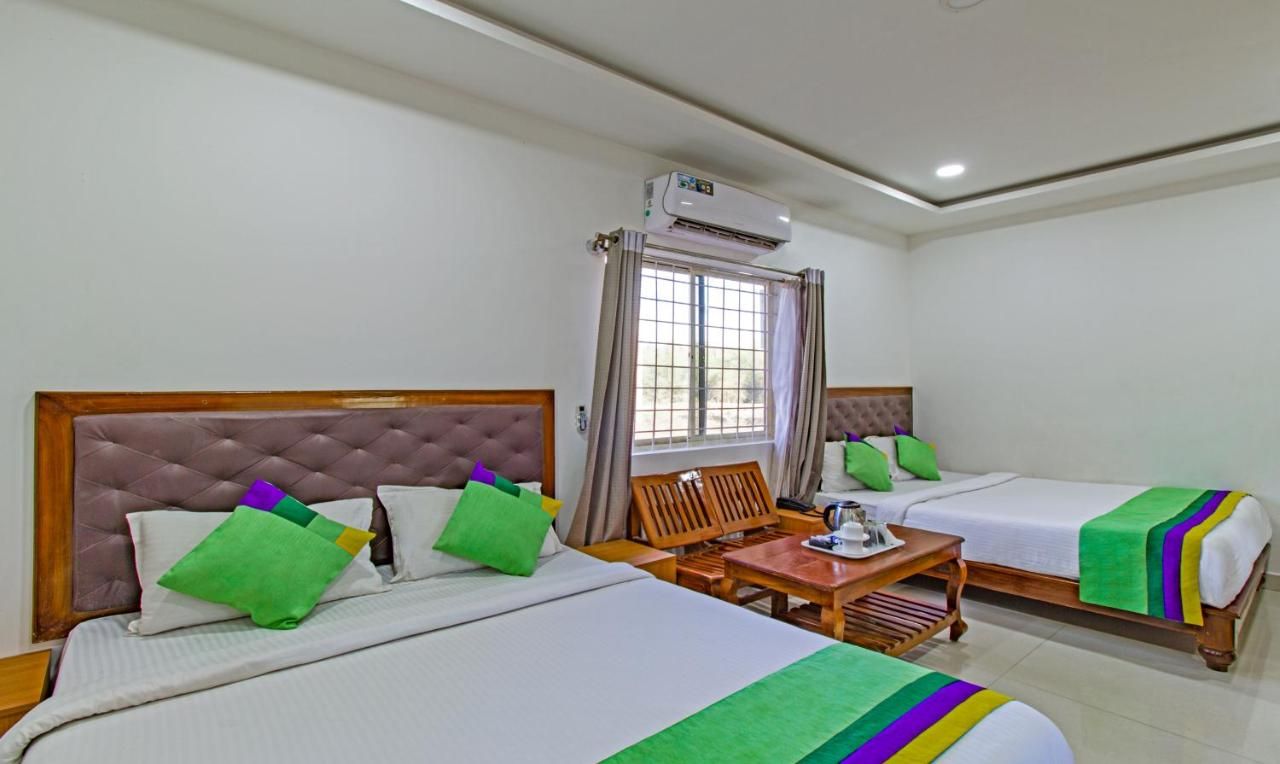 Treebo Trend Coorg Dew Drops Deluxe Double Room 2