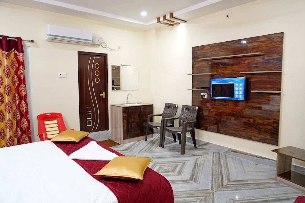 Devansh Bhanu Residency DBR Deluxe Room 4