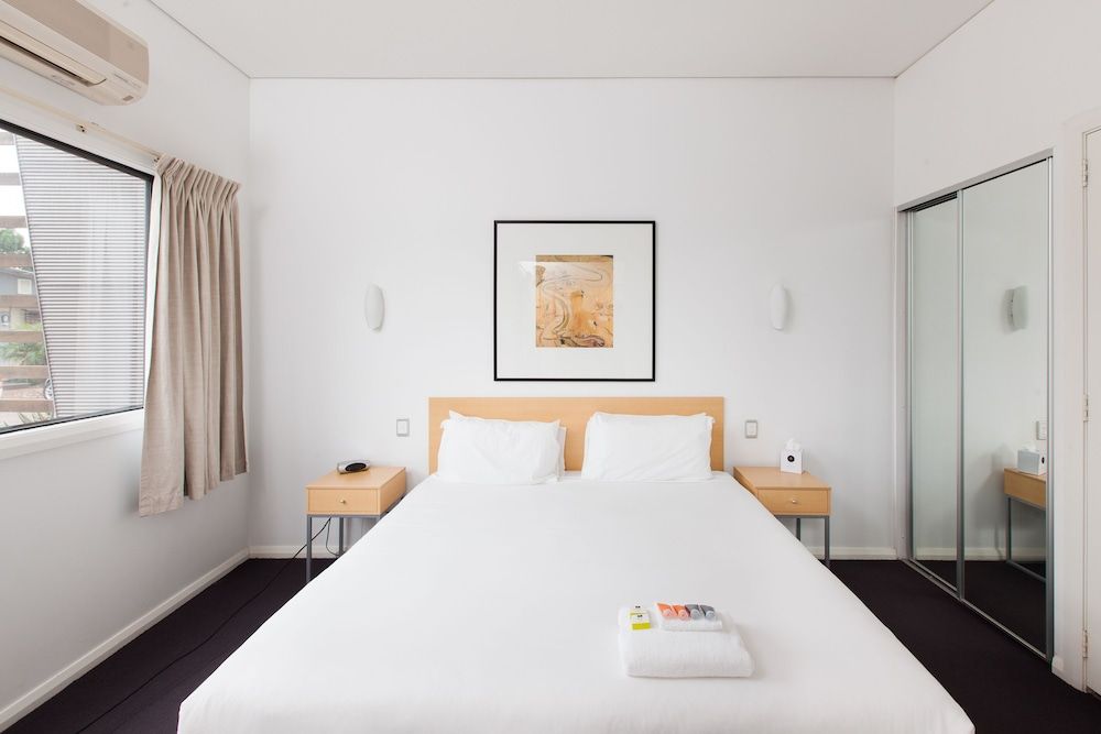 Majestic Oasis Apartments Executive One Bedroom Apartment 3