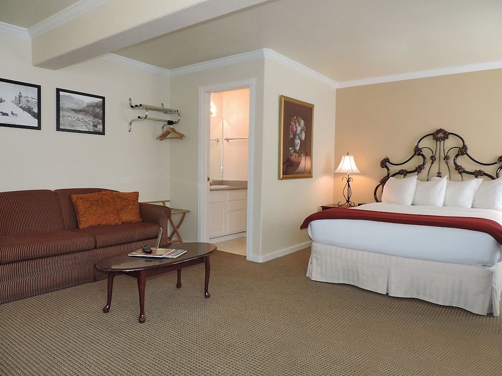 The Victorian Inn Premium Room, 1 Queen Bed with Sofa bed