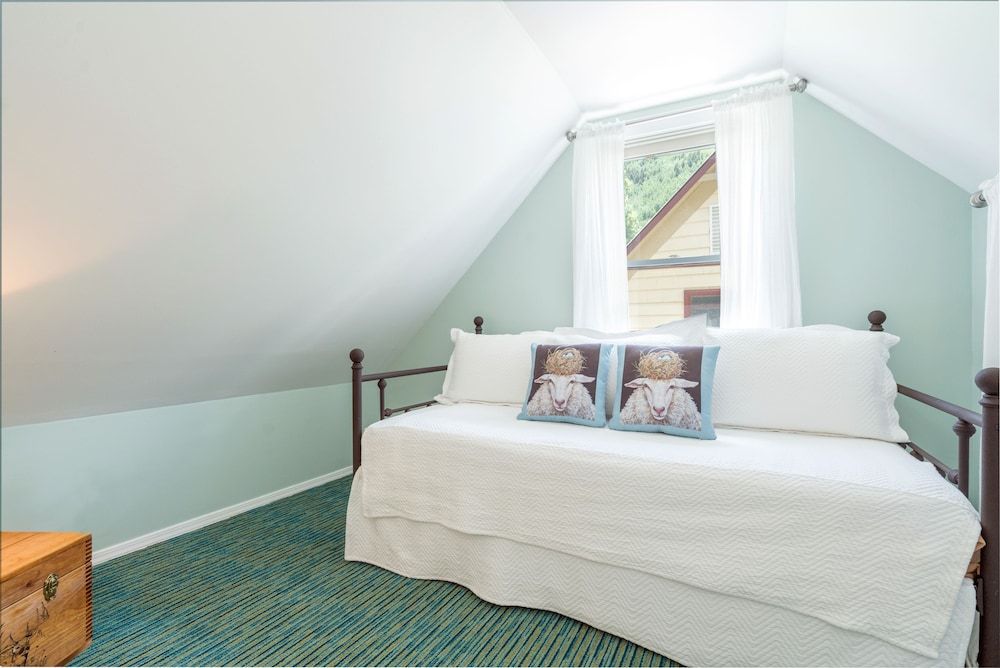 The Victorian Inn Cottage 3