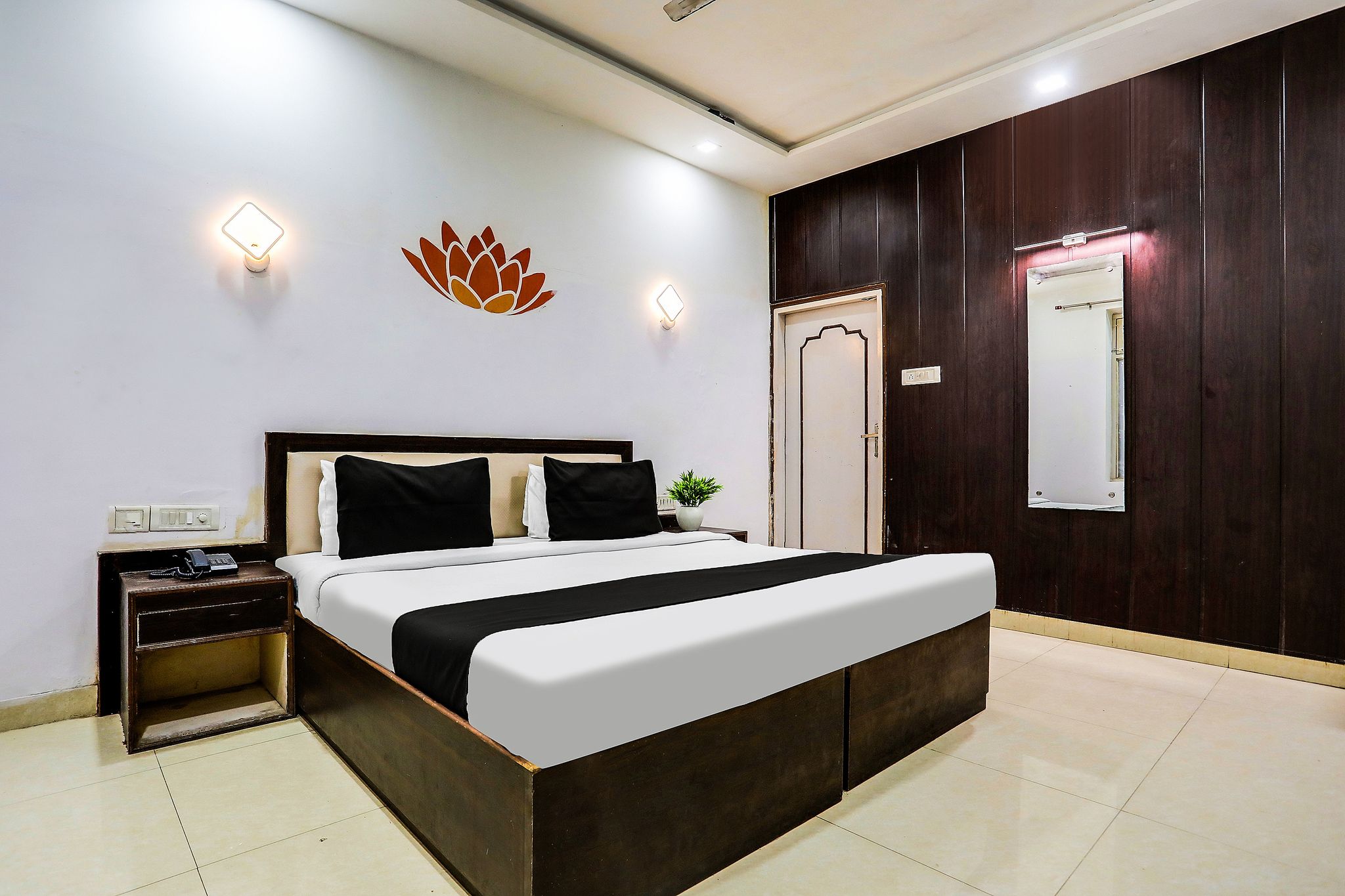 Hotel O Tajganj Near Taj Mahal West Gate Classic 4