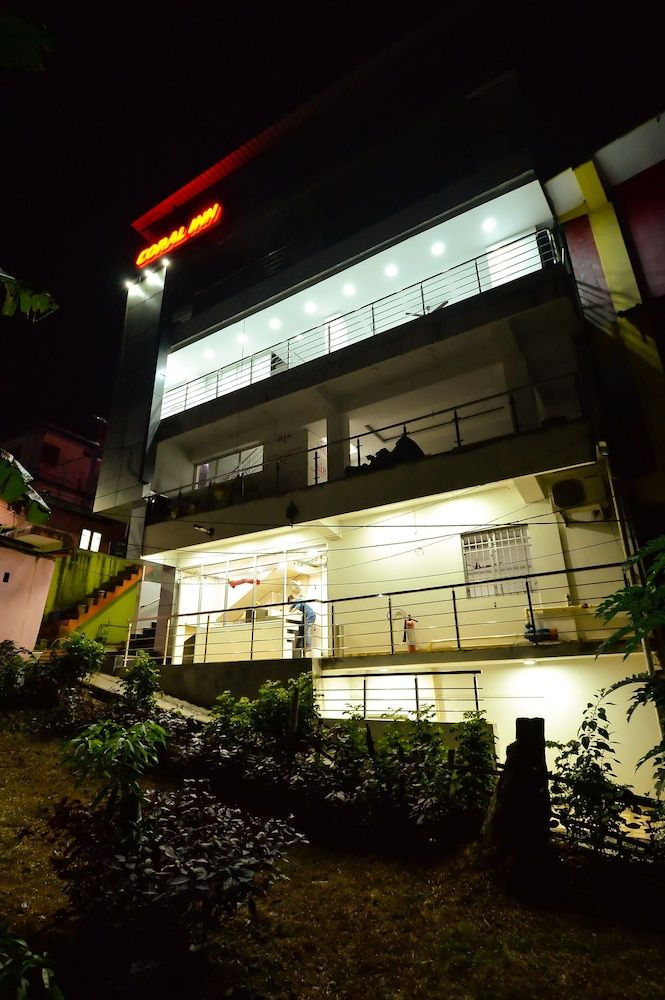 undefined Hotel Coral Inn 7