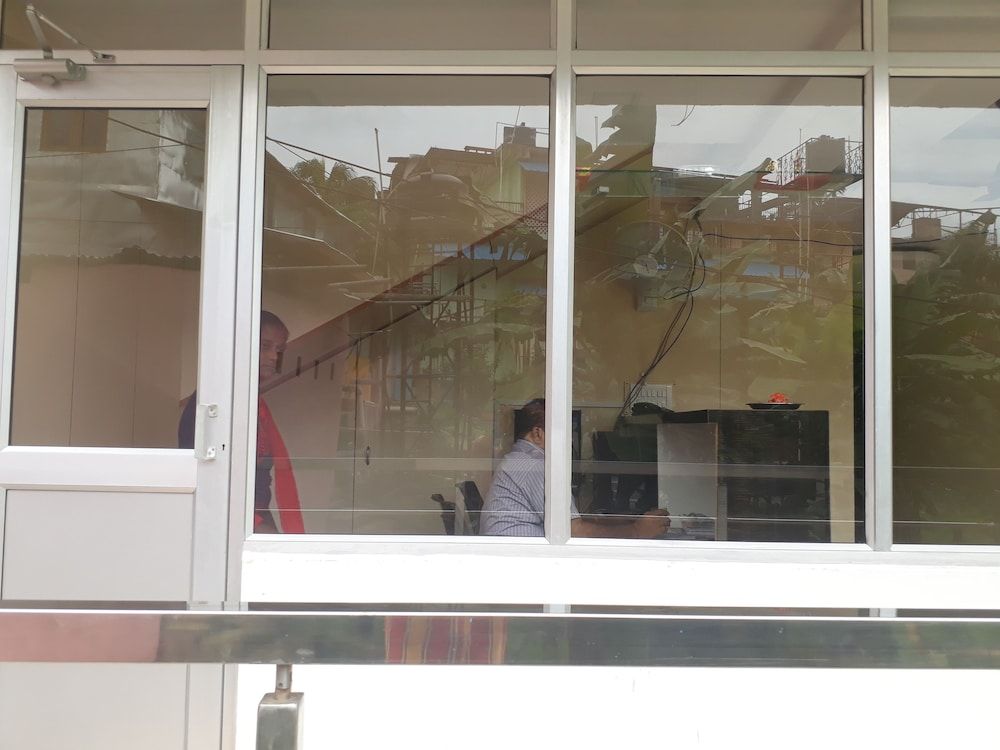 undefined Hotel Coral Inn 8