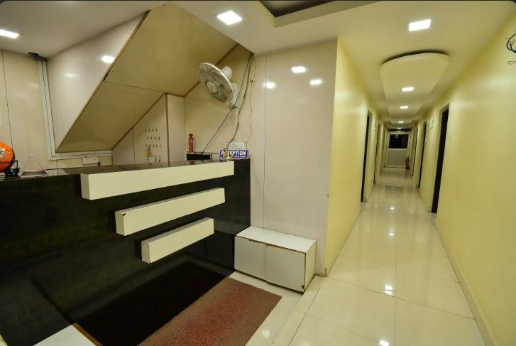 undefined Hotel Coral Inn 2