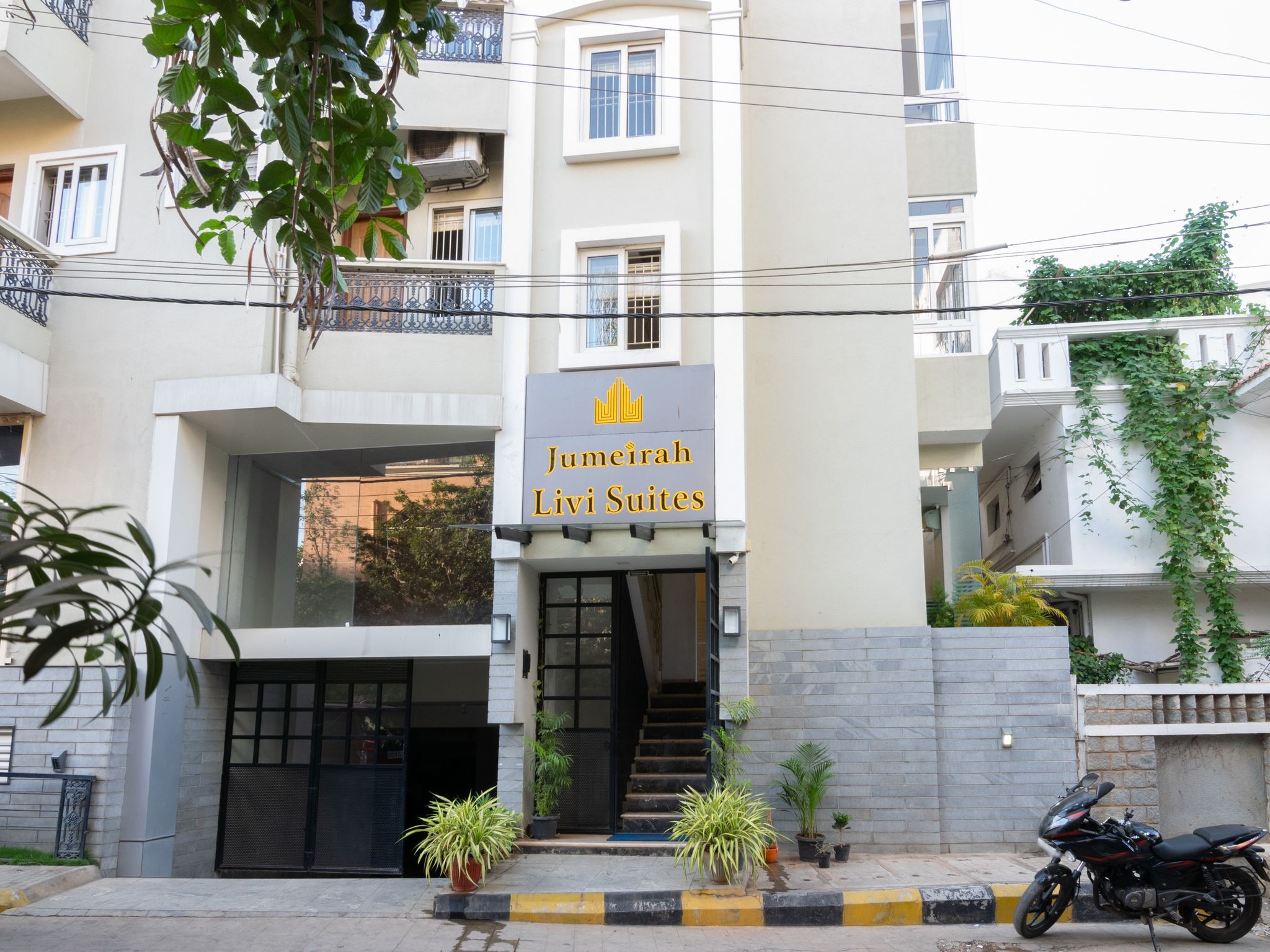 undefined Livi Suites  3