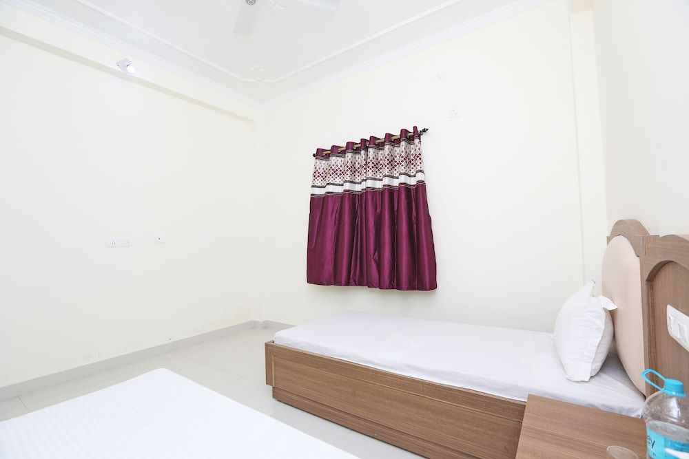 undefined OYO 44618 Paradise Guest House 3