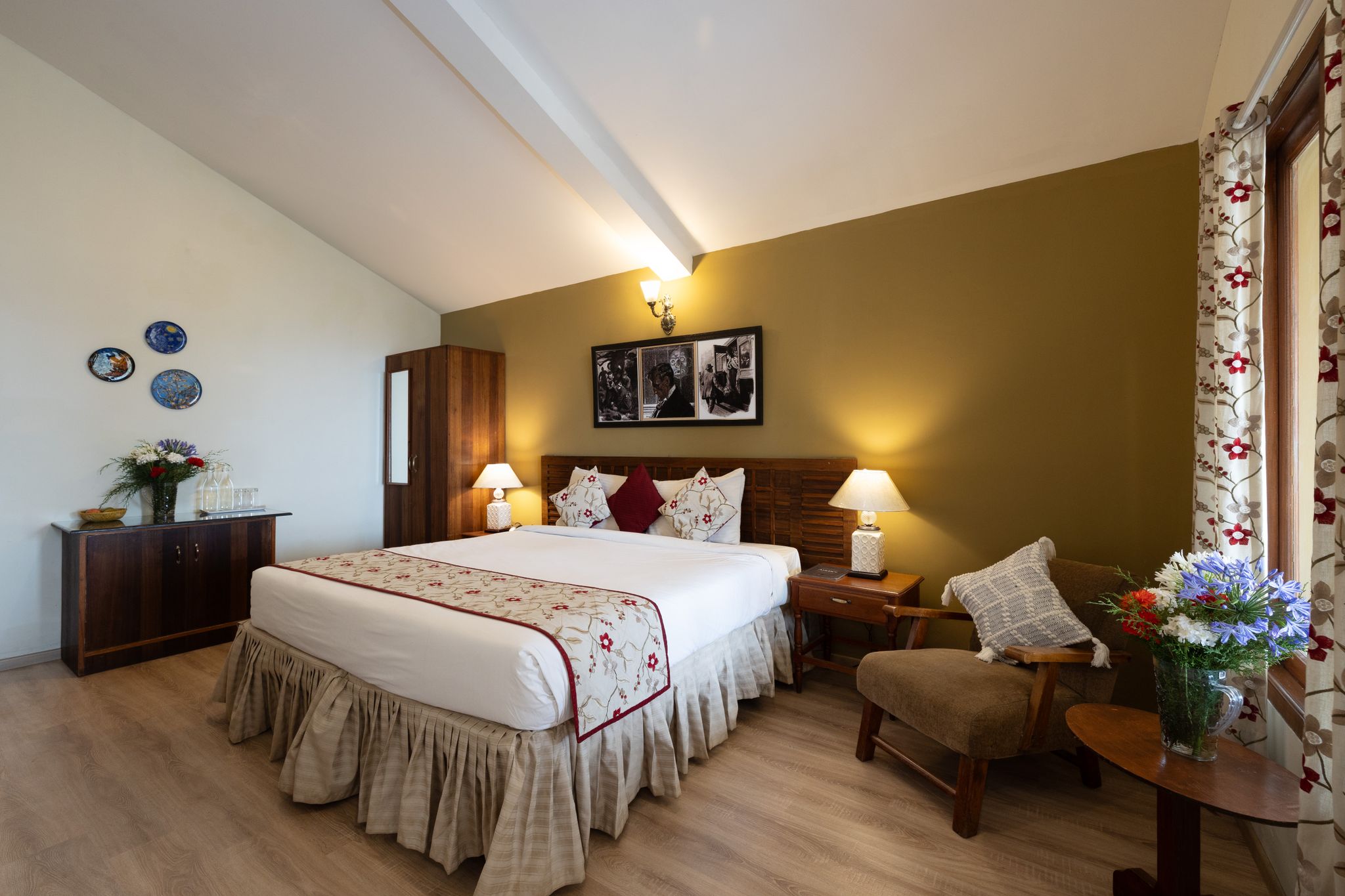 Sherlock Deluxe Mountain Room 2