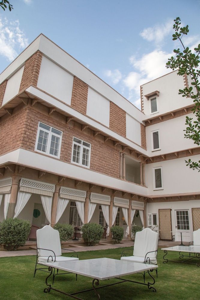 undefined The Rohet House 6