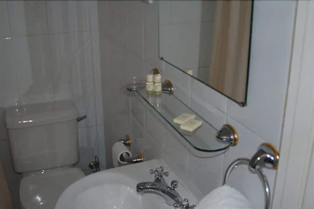 My Place Hotel Standard Triple Room 13