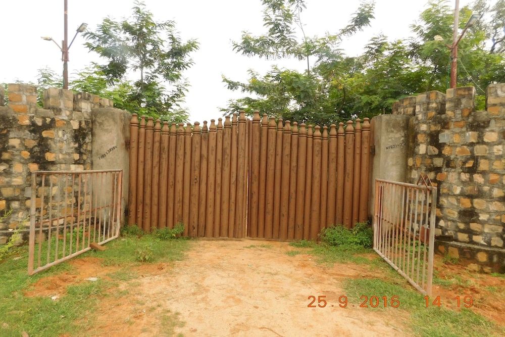 undefined Royal Heritage 3