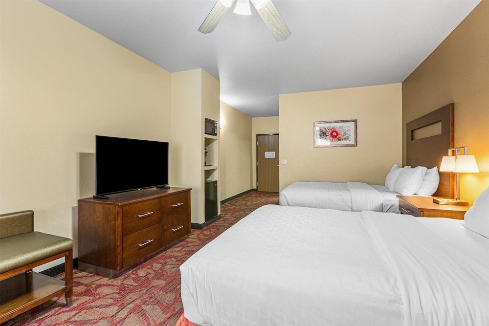 Best Western Plus Ruidoso Inn Standard Room, 2 Queen Beds, Accessible, Bathtub (Oversized Room) 2