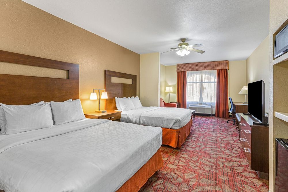 Best Western Plus Ruidoso Inn Standard Room, 2 Queen Beds, Accessible, Bathtub (Oversized Room) 3