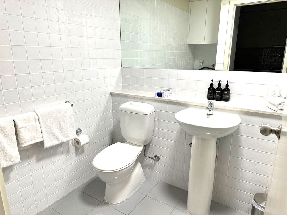 Urban Apartments Melbourne on Elizabeth Two Bedroom Executive Apartment 3