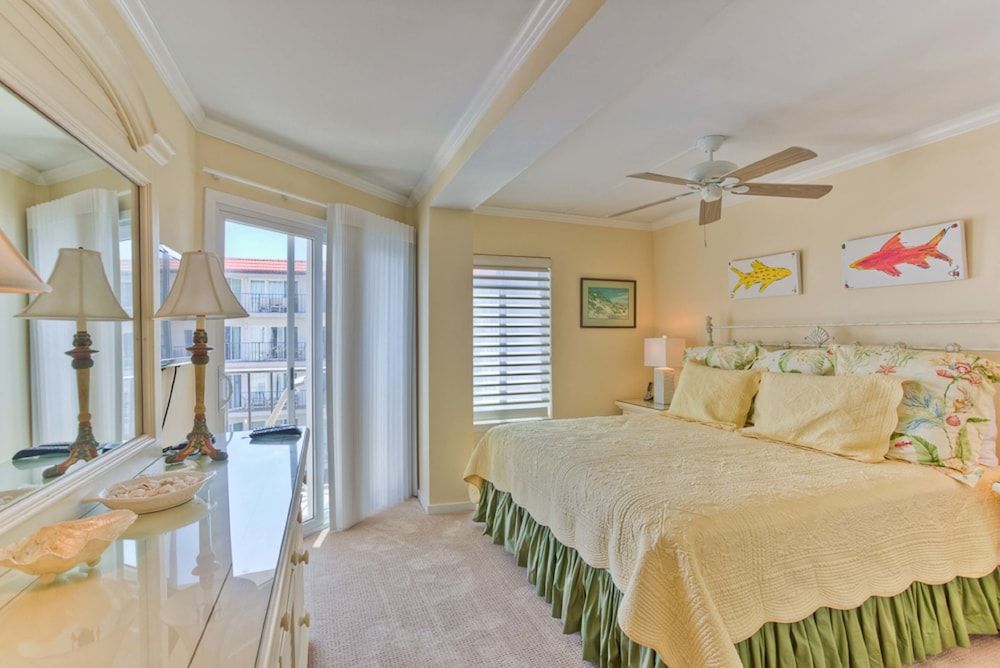 Condo, 2 Bedrooms, Oceanfront