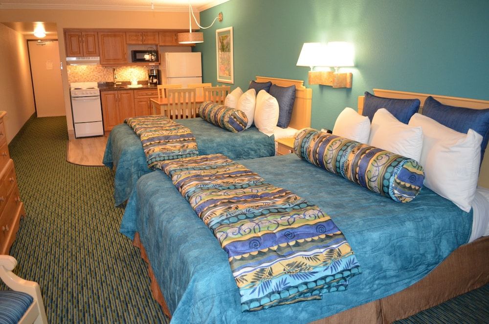 Sun Viking Lodge Accessible Garden Pool View Room, Kitchen, 2 Queen Beds