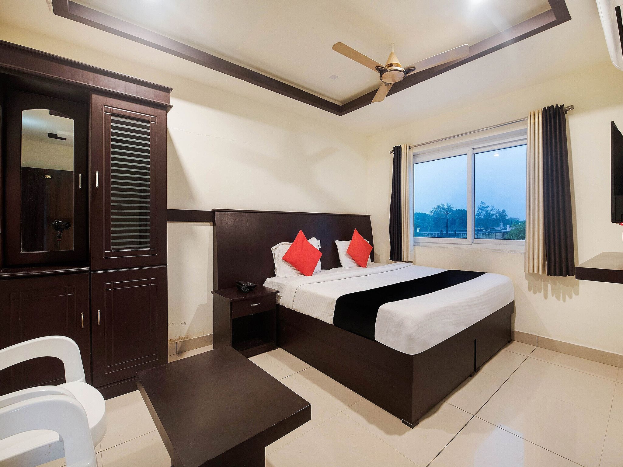 Capital O by OYO Alfa Classic Room 5