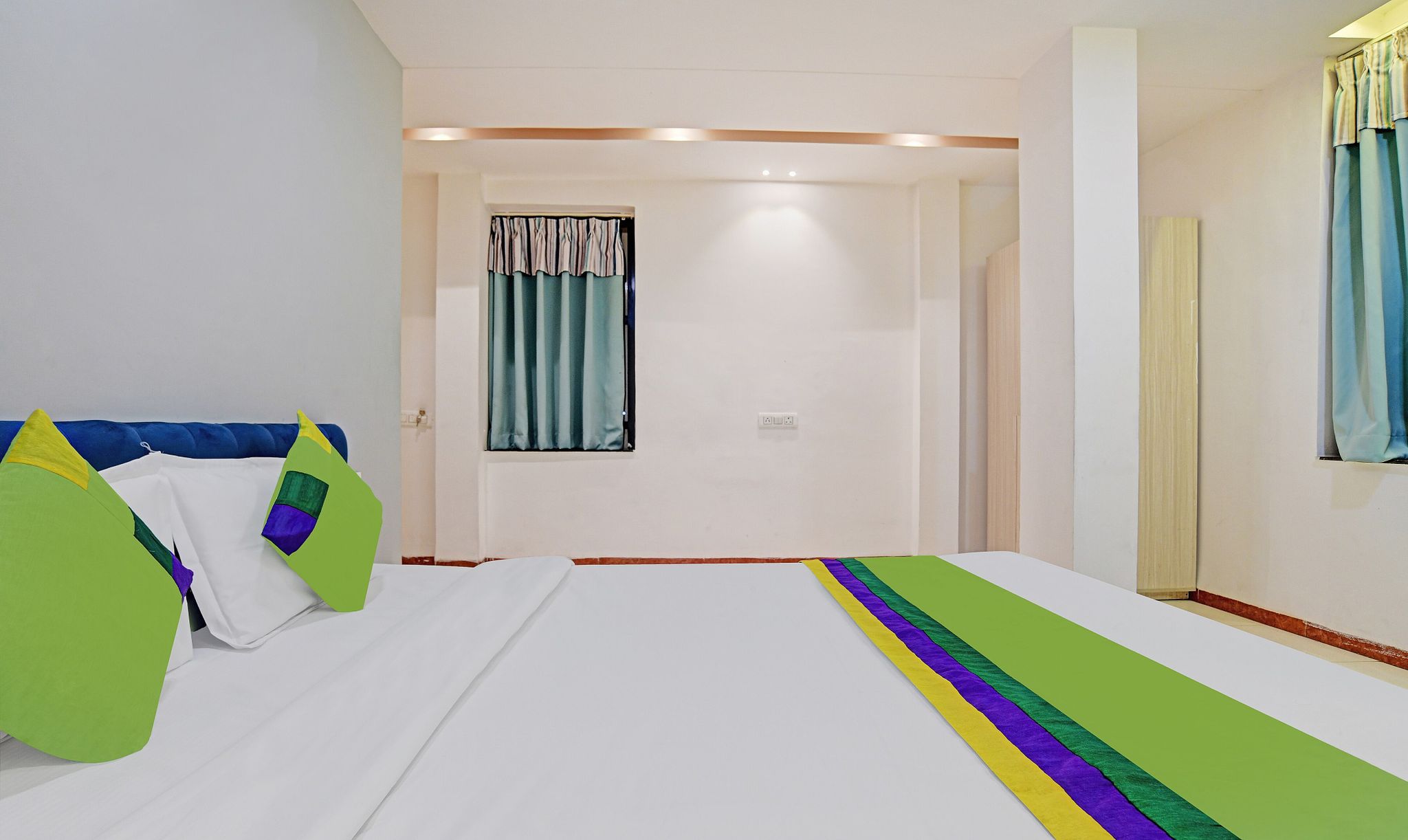 Treebo Trend Omkar Deluxe Double Room 3