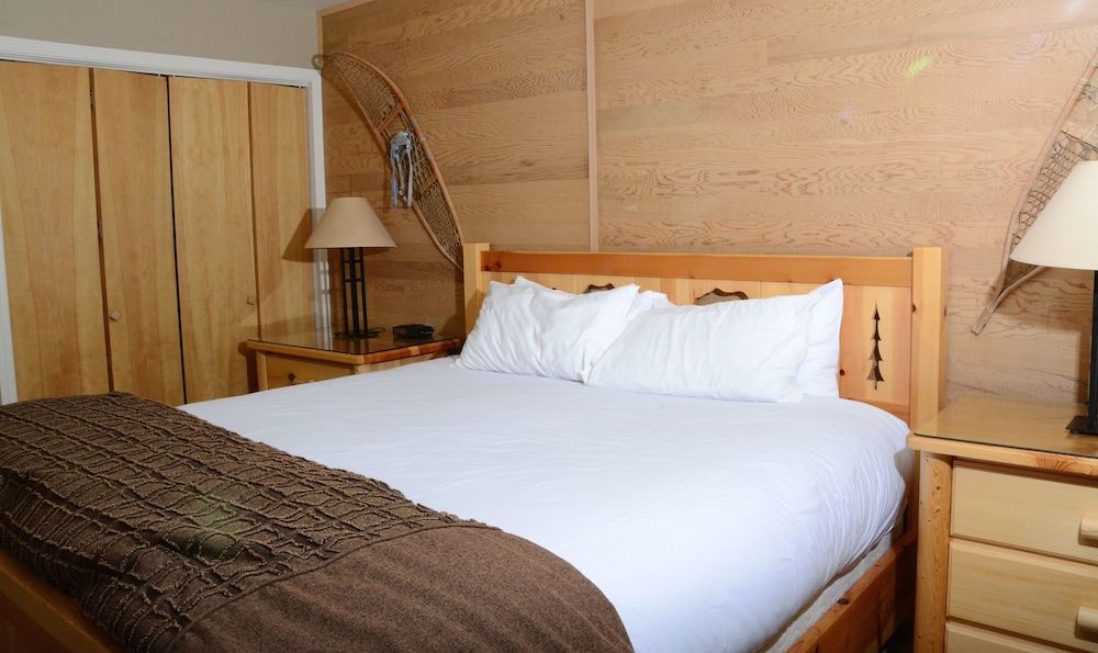 Northstar California Resort Condo, 3 Bedrooms (Mountain, 2 Bathrooms)