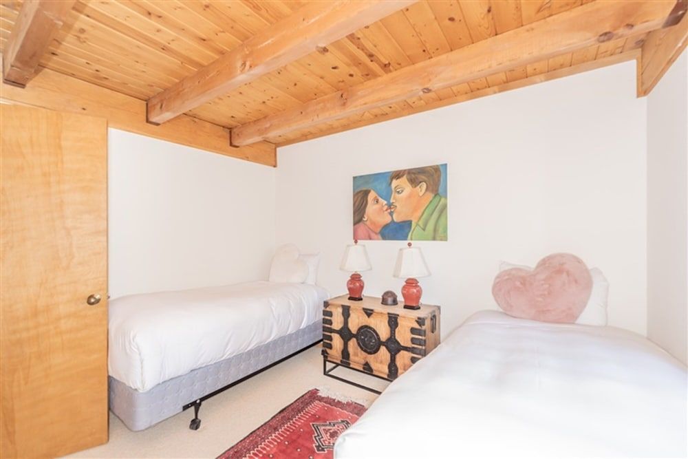 House, 3 Bedrooms (Private Homes, with Den Home)