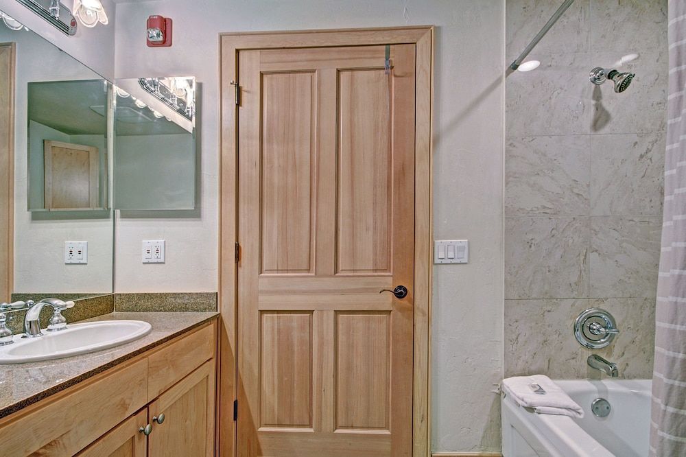 Condo, 1 Bedroom