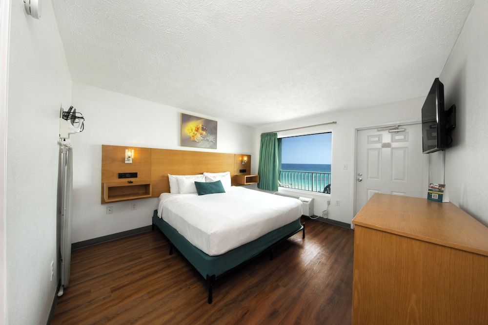Classic Room, 1 King Bed, Beachfront (Ocean/Gulf View)