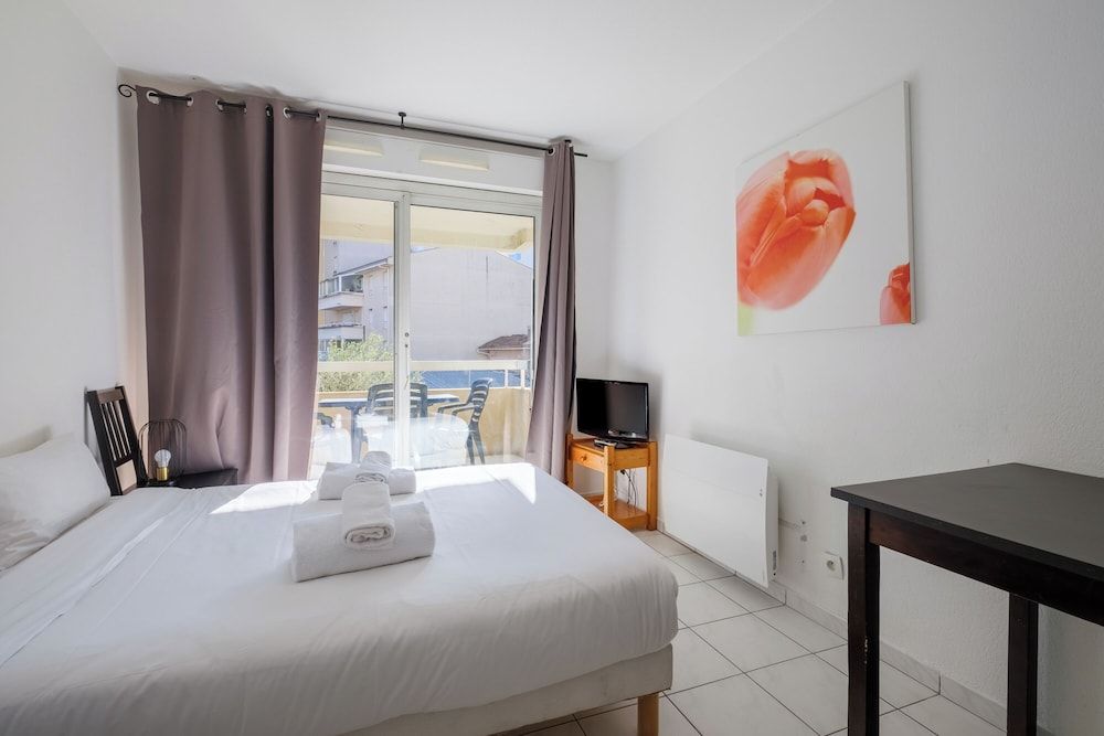 undefined ResidHotel Cannes Festival 5