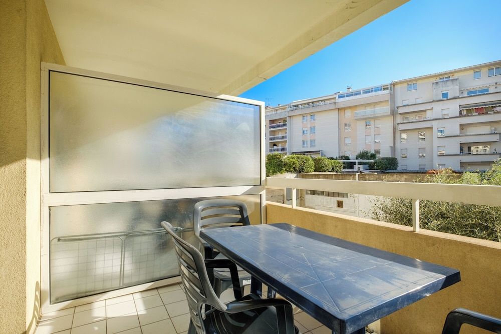 undefined ResidHotel Cannes Festival 8